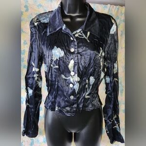 ✨ Vintage 90s Slinky Floral Dagger Collar Button Shirt! ✨️